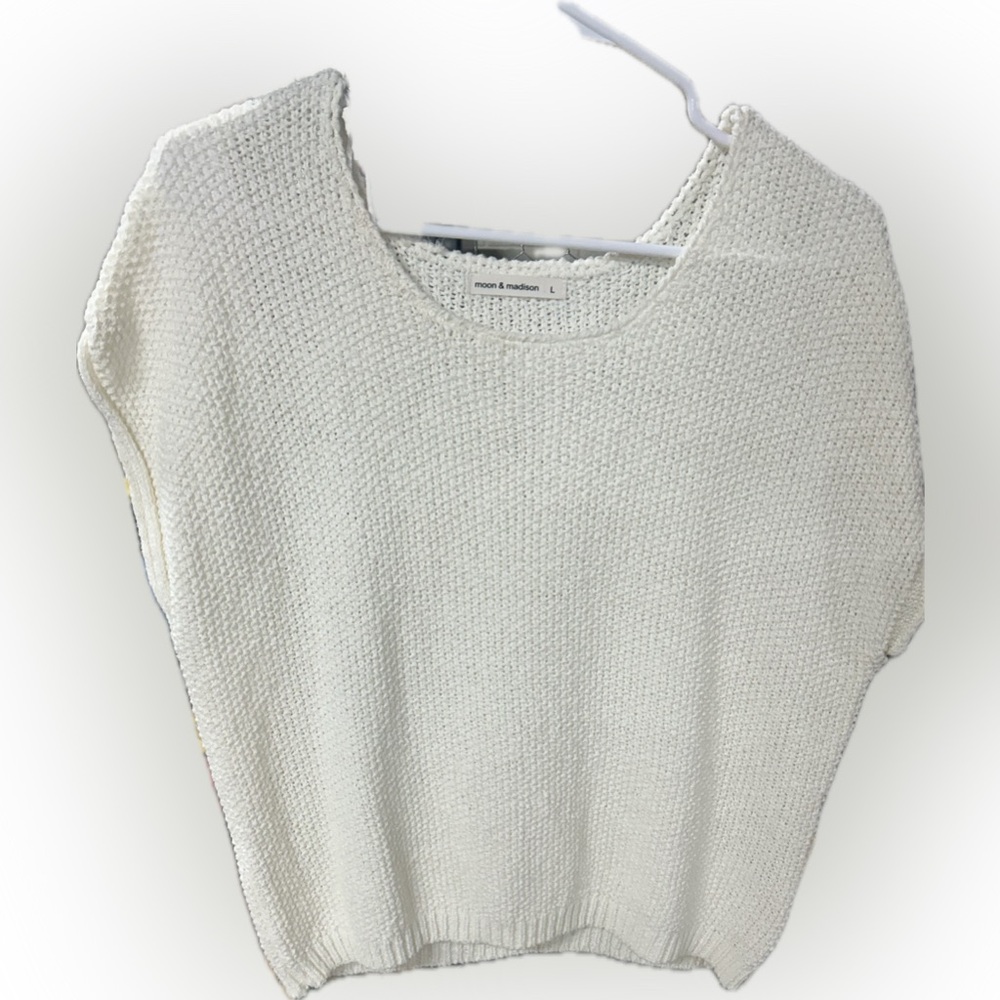 moon & madison Cream Scoop Neck Knit Vest